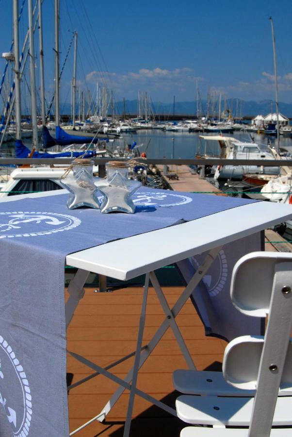 Hôtel House Boat Luxury Cagliari Extérieur photo